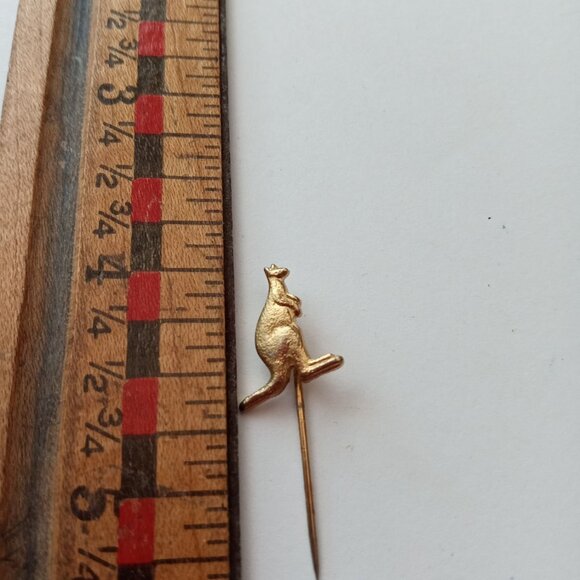 Golden Kangaroo Australia Down Under Pin Antique Pinback Retro Vintage backpack - Picture 6 of 16
